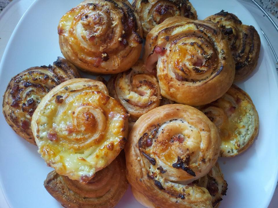 Zwiebel-Speck-Käse-Parmesanstangen bzw. Schnecken – Zöliakie Austausch