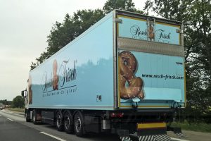 Resch & Frisch LKW auf dem Weg zu den Kunden in Deustschland