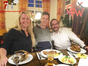 Patrizia, Silvan und Jürgen in der Fischküche Förster