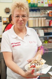 Frau Voh hat glutenfreies Eis